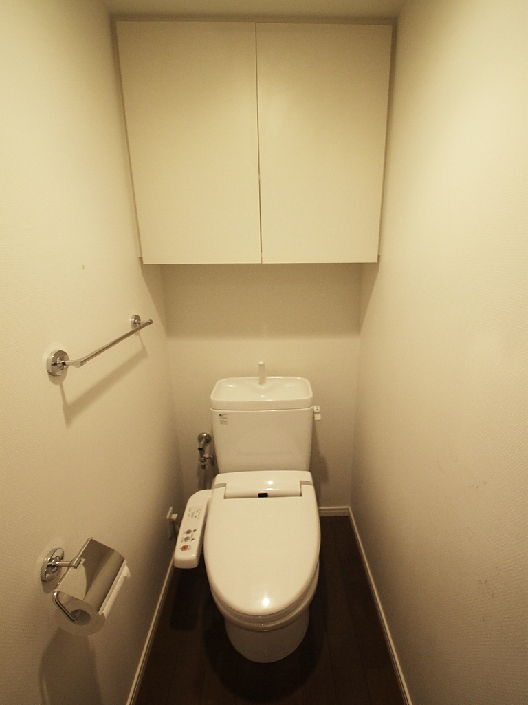 都営三田線 春日駅 徒歩9分 8階建 築22年のトイレ写真