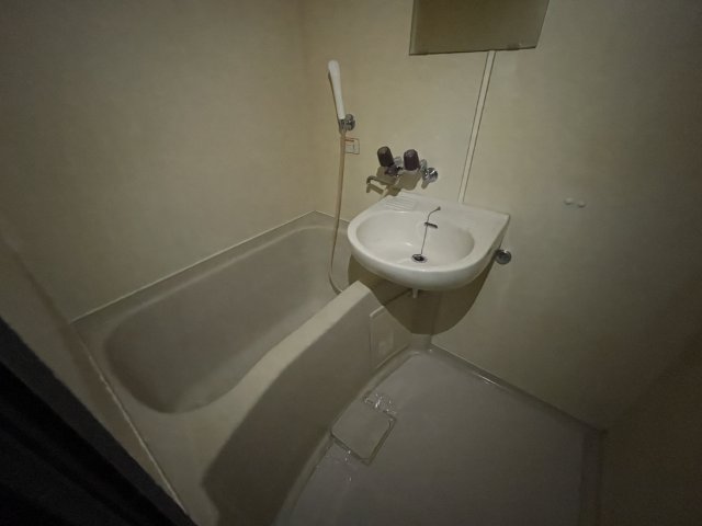 バス・シャワールーム　同物件別室です。