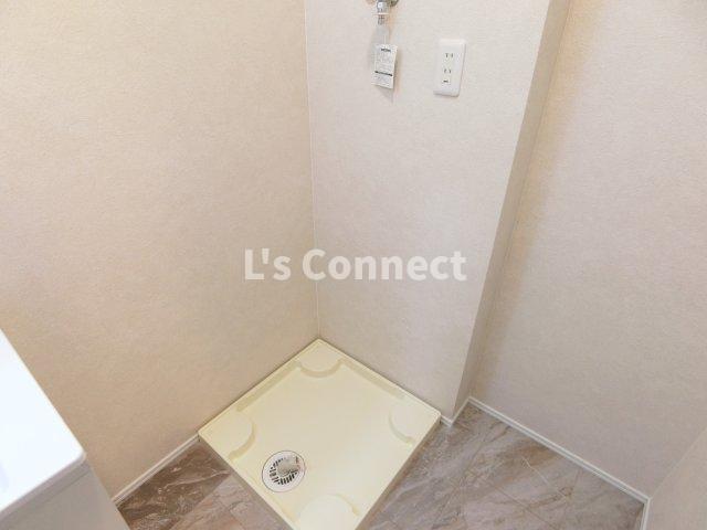 その他設備　室内洗濯機置き場には排水パン付き。