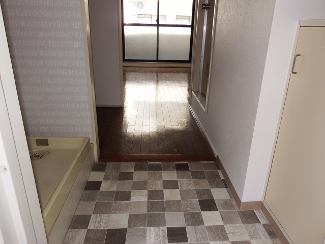 玄関　同物件別号室