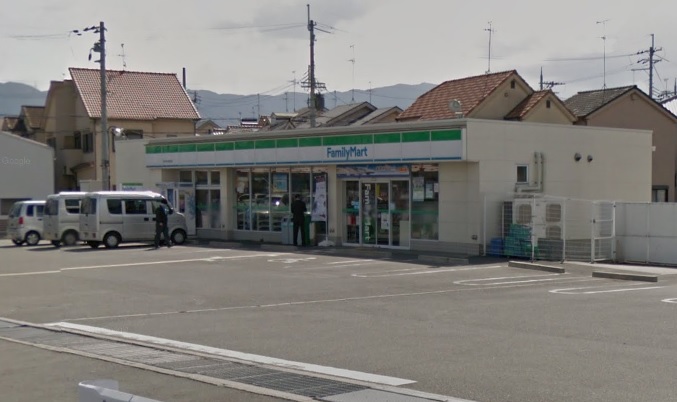 コンビニ　ファミリーマート 富田林中野町店（コンビニ）まで377m