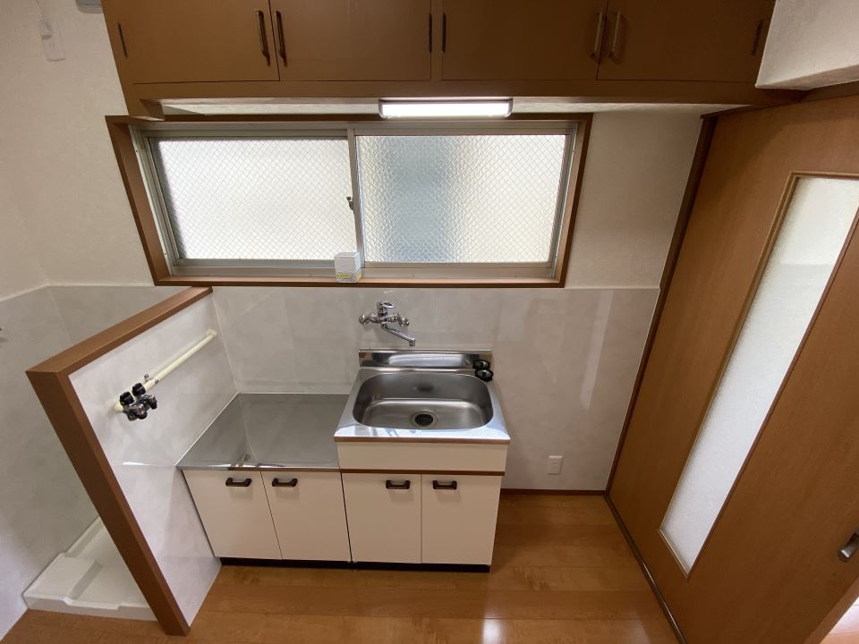 キッチン　２畳のキッチン、２口ガスコンロ置けます