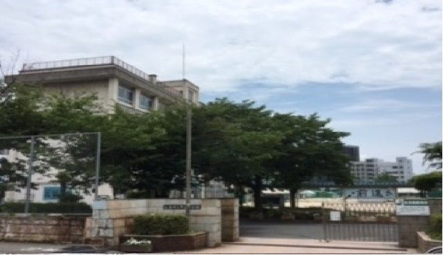 中学校　中広中学校（中学校）まで350m