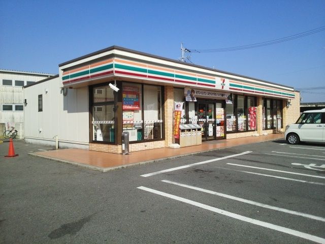 コンビニ　セブンイレブン西原１丁目店（コンビニ）まで120m