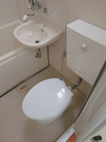 トイレ　キレイな個室空間です