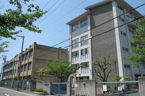 中学校　月州中学校（中学校）まで520m
