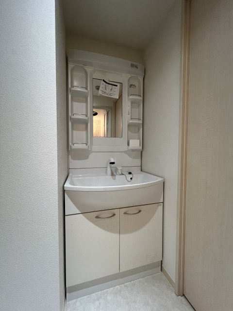 洗面設備　同物件別号室の写真です。