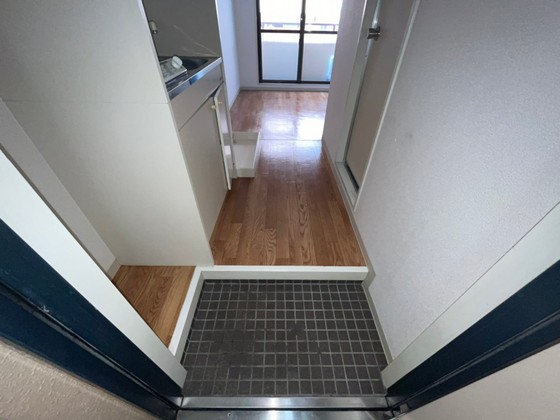 玄関　※別部屋の写真です