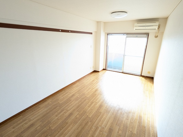 居室・リビング　★★９．４帖の洋室です♪★★