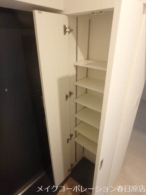 玄関　写真は同型タイプ