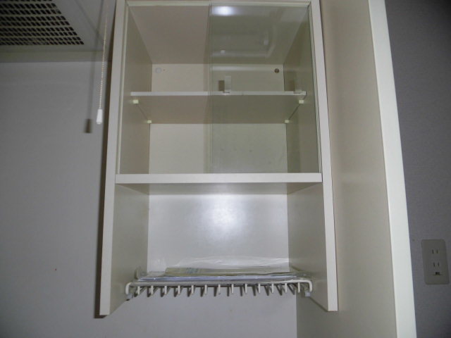 収納　キッチン上の収納スペースです