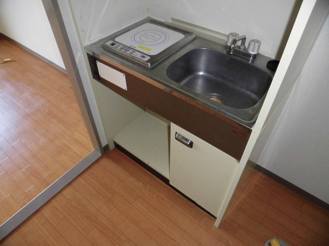 キッチン　収納面も安心のキッチンです