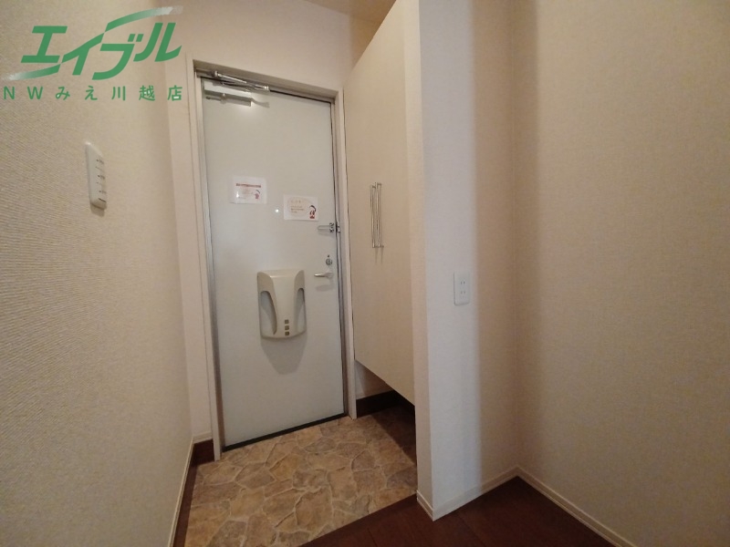 玄関　同型参考写真