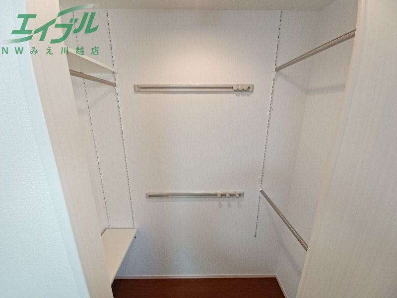 収納　同型参考写真