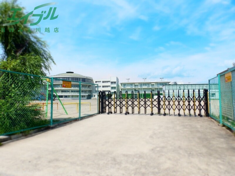 小学校　朝日町立朝日小学校（小学校）まで1037m