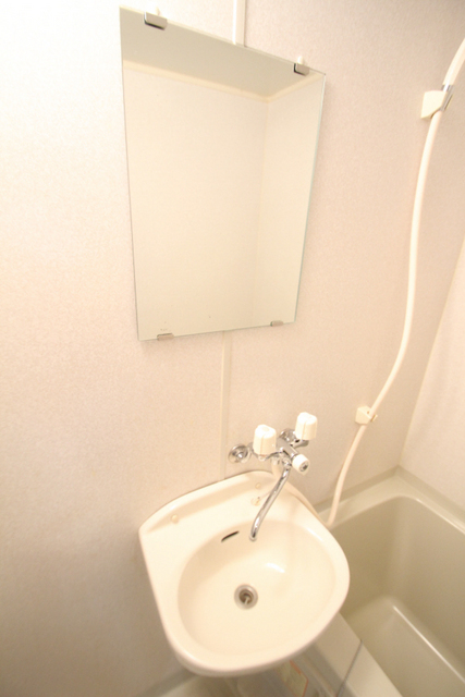 洗面設備　洗面台は浴室内です