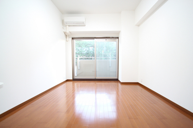 居室・リビング　７．２帖の居室