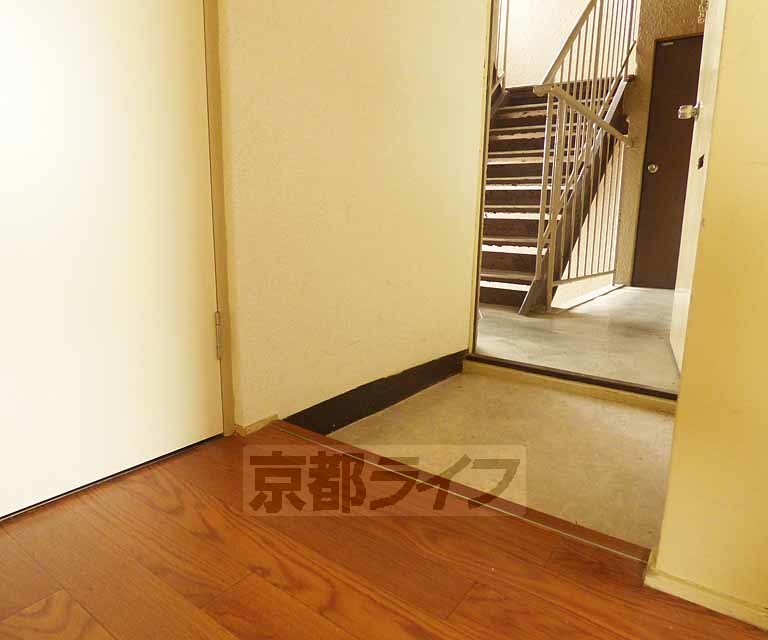 玄関　広々とした玄関です。