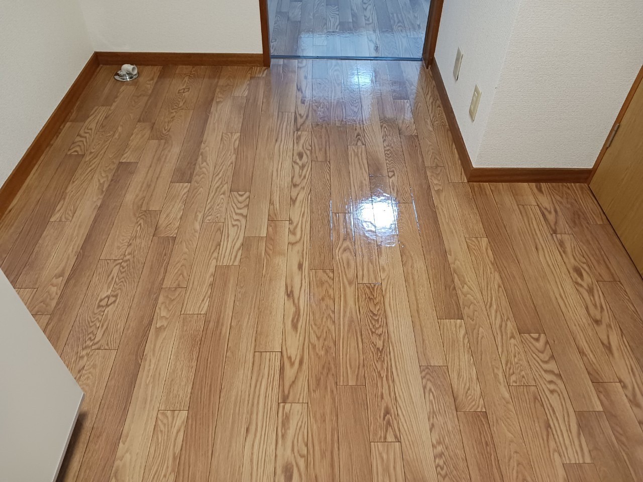 居室・リビング　リビングの床を綺麗に張り替えました