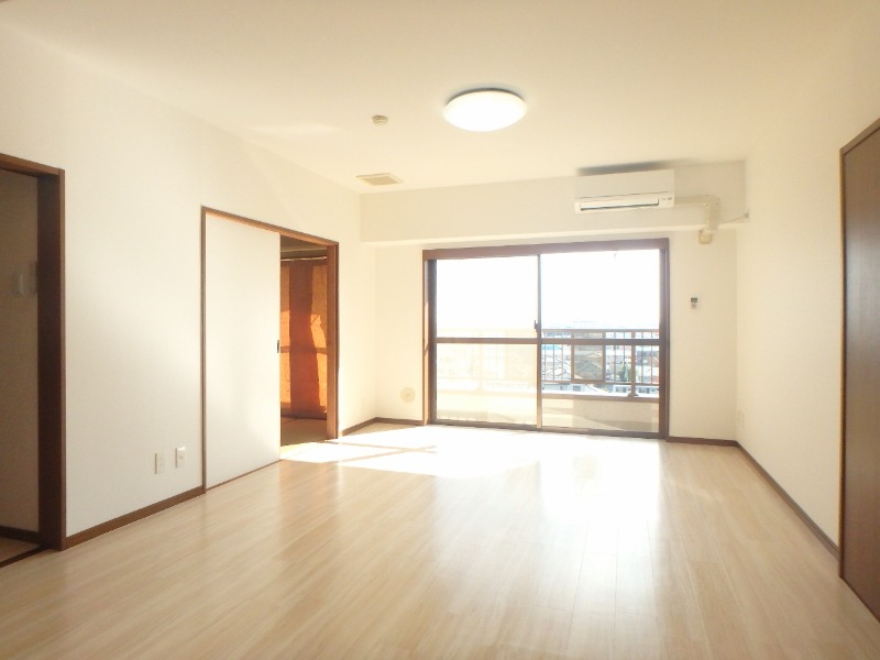 居室・リビング　図面と現状に相違がある場合には現状を優先