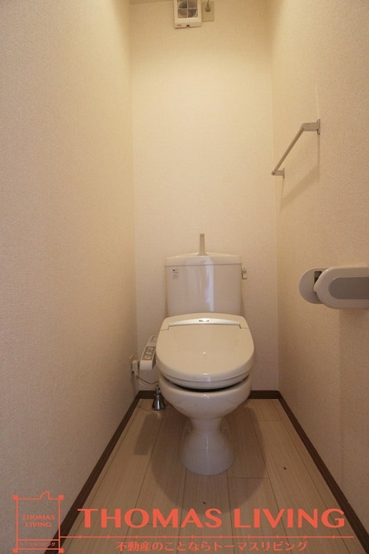 トイレ　※写真を準備中のため、同物件の別室写真をご参照下さい。