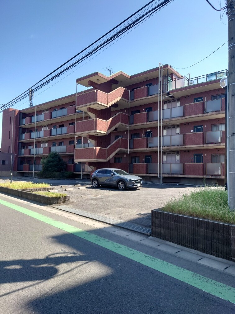 建物外観　RCマンションでバリアフリー