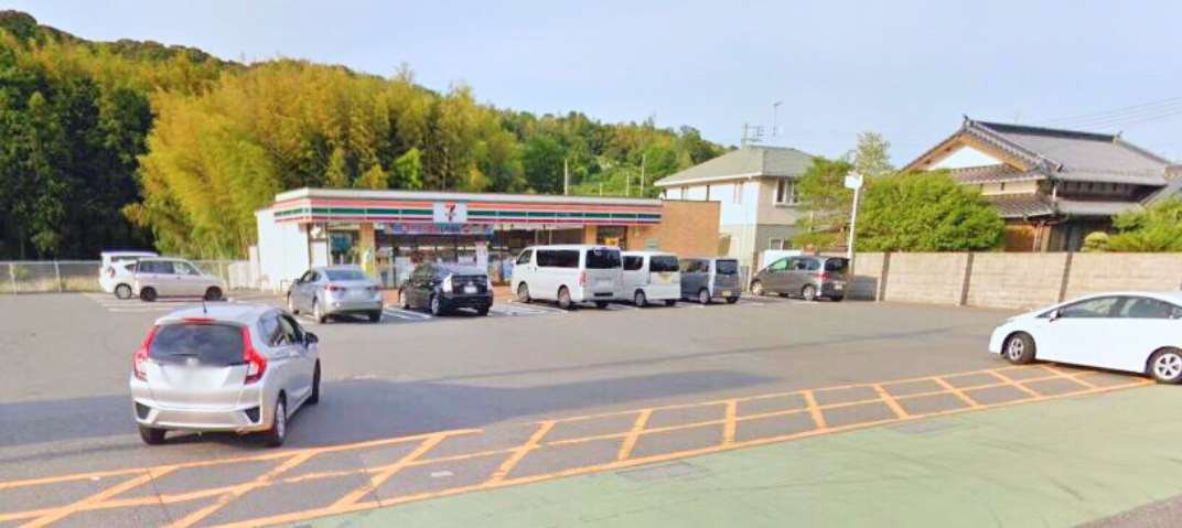 コンビニ　セブンイレブン（コンビニ）まで2338m