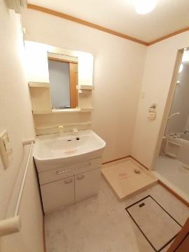 洗面設備　洗髪洗面化粧台