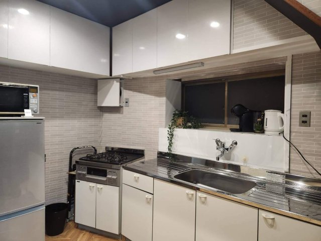 キッチン　新品システムキッチン　収納充実