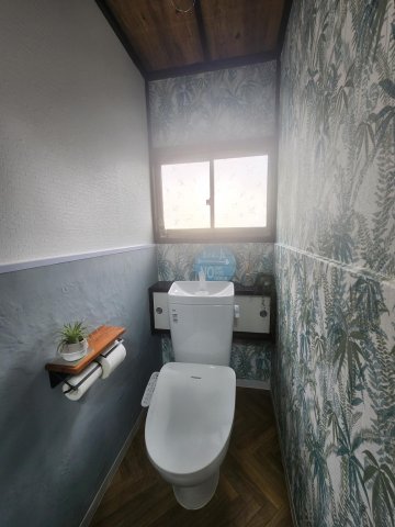 トイレ　新品温水シャワー便座