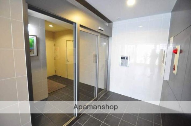 エントランス　駐車場