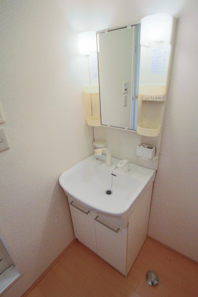 洗面設備　同じ建物の別のお部屋