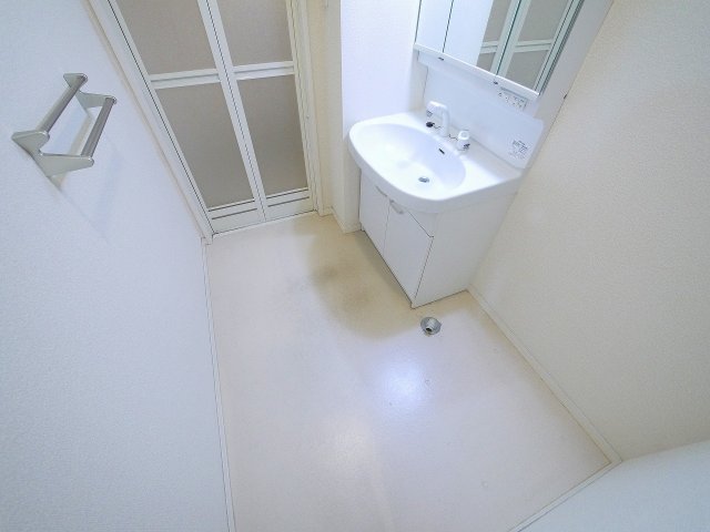 洗面設備　脱衣スペースもあります