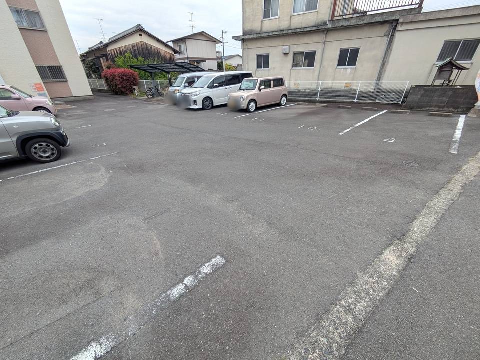駐車場　駐車場