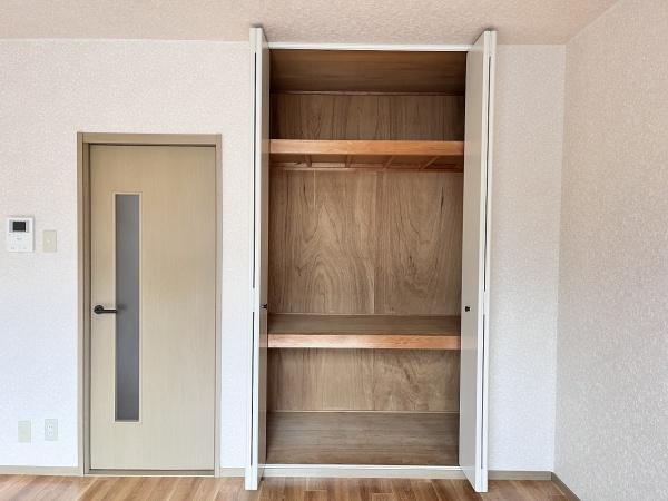 収納　※同じ間取りの別室写真です。