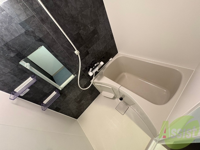 バス・シャワールーム　お風呂になります。一日の疲れを癒してくださいね。