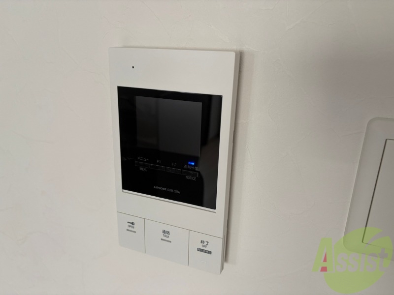 セキュリティ　モニタ付インターホンです。セキュリティ面も安心ですね！