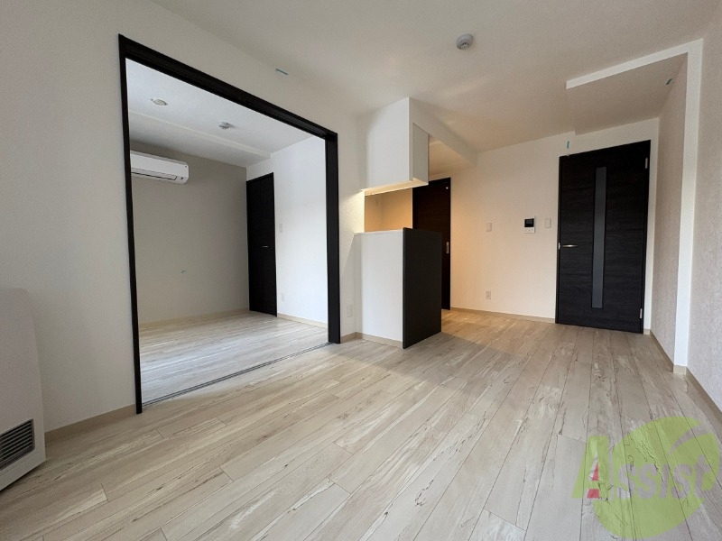 居室・リビング　白を基調とした明るい印象のお部屋になっています！