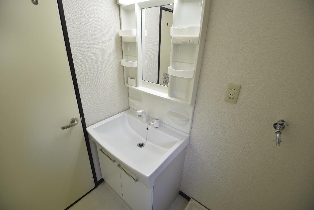 洗面設備　洗髪洗面化粧台