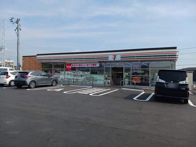 コンビニ　セブンイレブン豊川大崎町店（コンビニ）まで372m