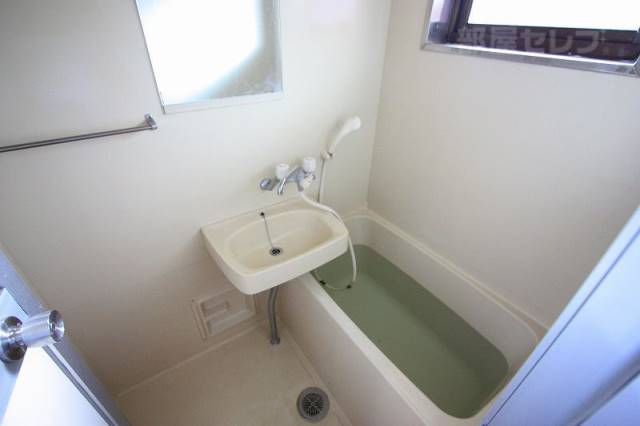 バス・シャワールーム　バス・トイレ別です