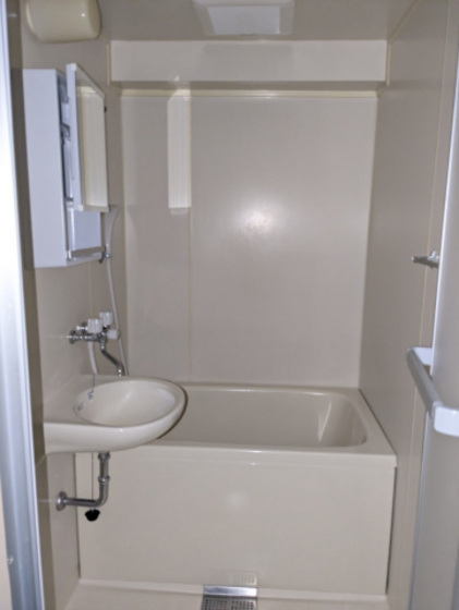 バス・シャワールーム　※別部屋の写真です