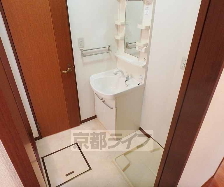 洗面設備　朝の支度はこちらでどうぞ