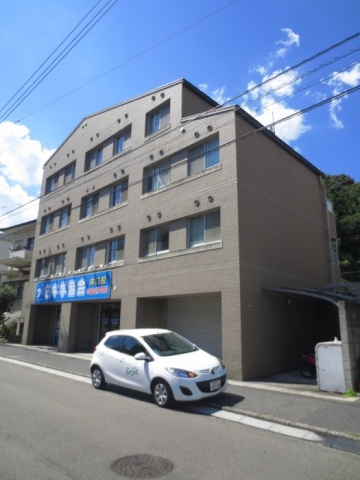 建物外観　1Ｆテナントアリ