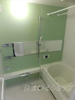 バス・シャワールーム　追い焚き・浴室暖房乾燥機あり