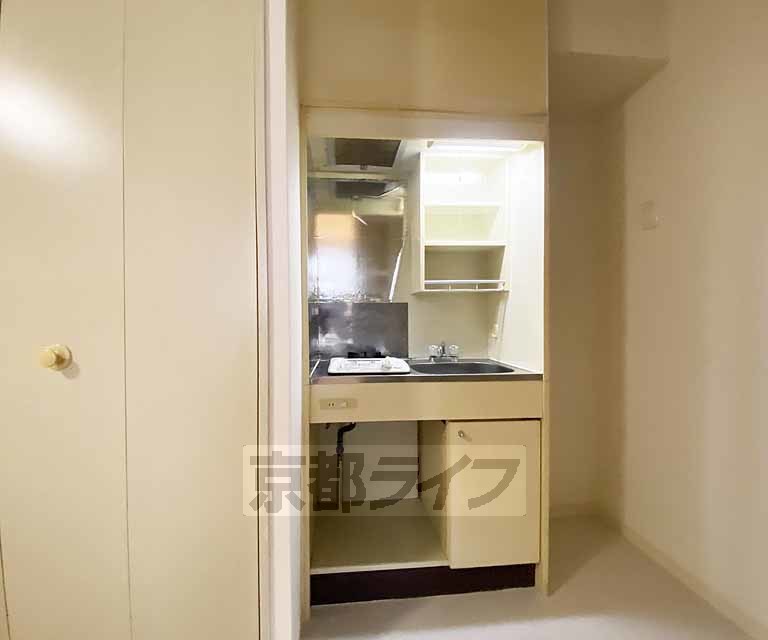 キッチン　ガスコンロ付きのキッチン