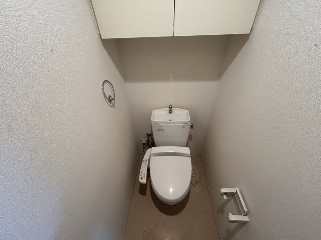 トイレ　温水洗浄便座です♪