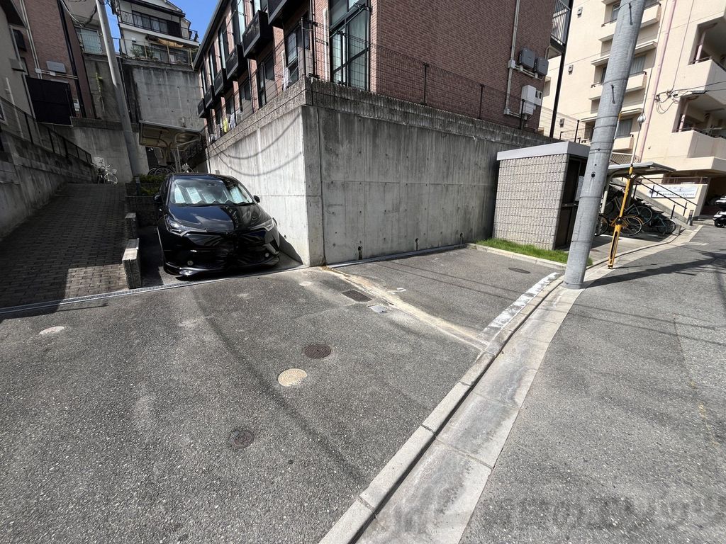 駐車場　駐車場
