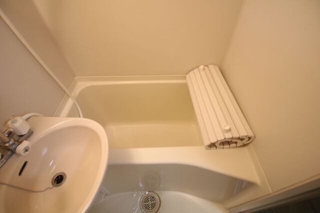 バス・シャワールーム　※別室の参考写真の為、現況優先です。