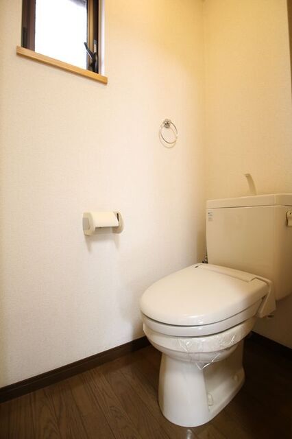 トイレ　※別室の参考写真の為、現況優先です。